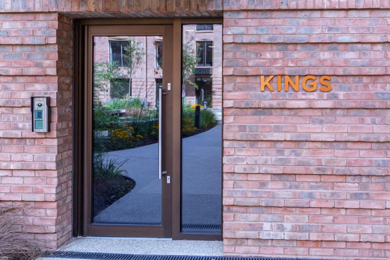 Kings Apartments, Hudson Quarter Йорк Экстерьер фото
